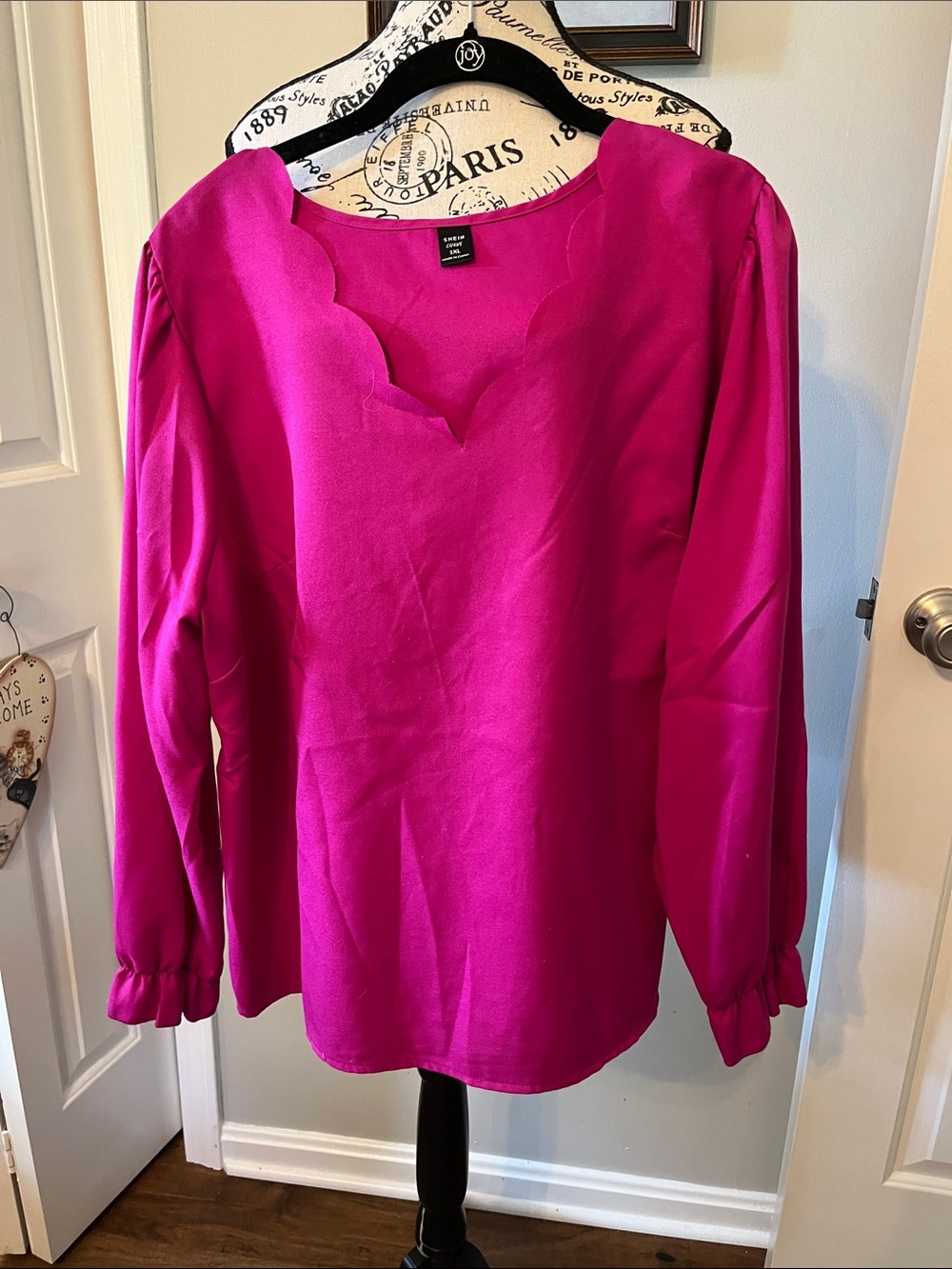 SHEIN Scalloped V-Neck Long Sleeve Blouse in Bright Fuchsia